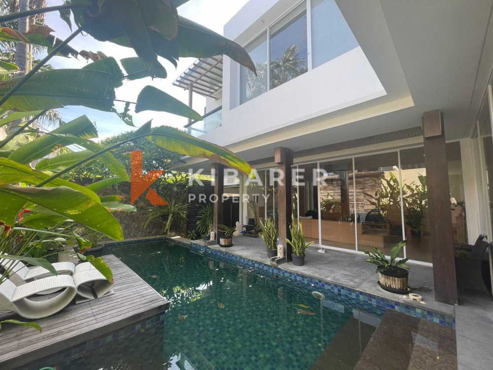 Vila Tertutup Empat Kamar Tidur yang Indah di Seminyak