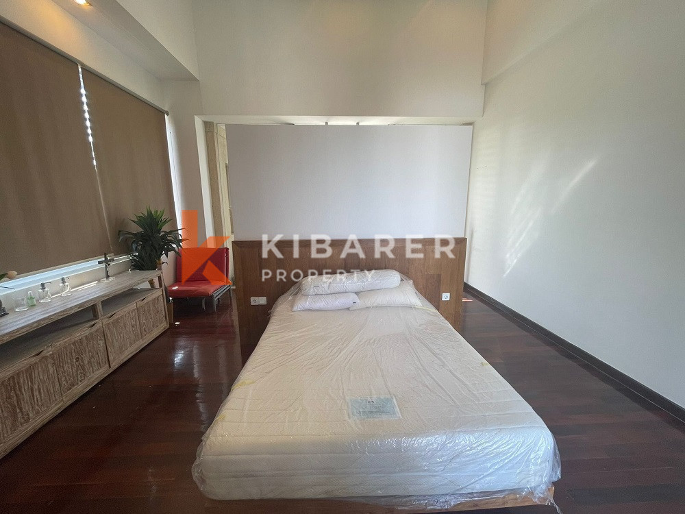 Vila Tertutup Empat Kamar Tidur yang Indah di Seminyak