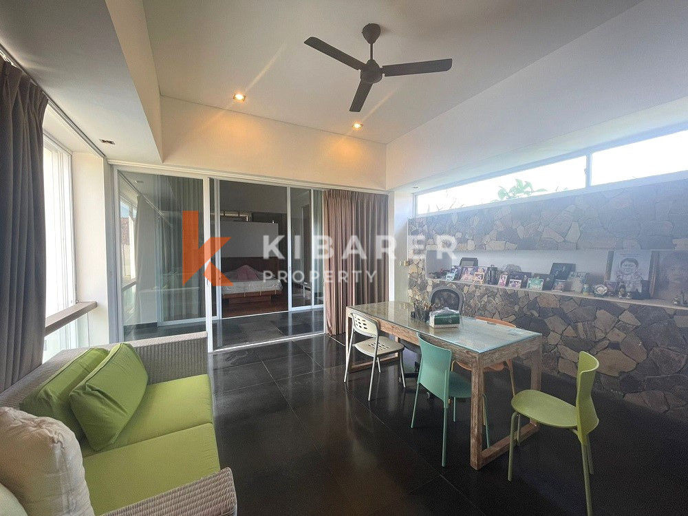 Vila Tertutup Empat Kamar Tidur yang Indah di Seminyak