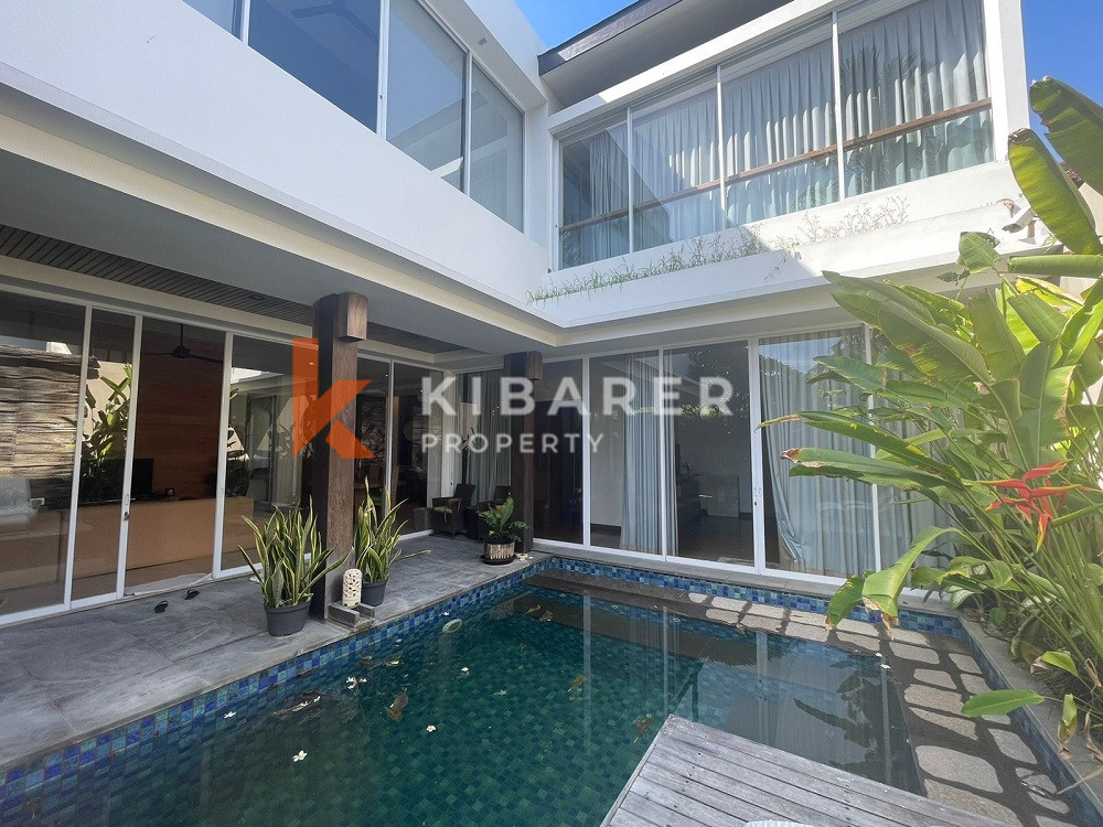 Vila Tertutup Empat Kamar Tidur yang Indah di Seminyak