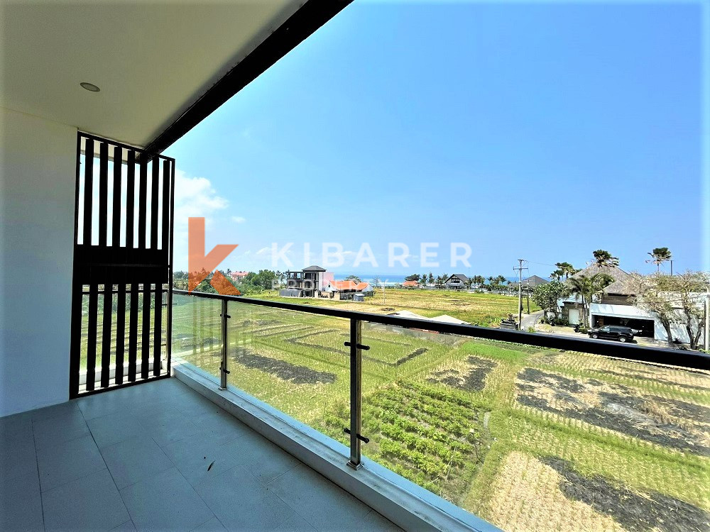 Villa à séjour fermé de trois chambres avec vue sur l'océan à Cemagi