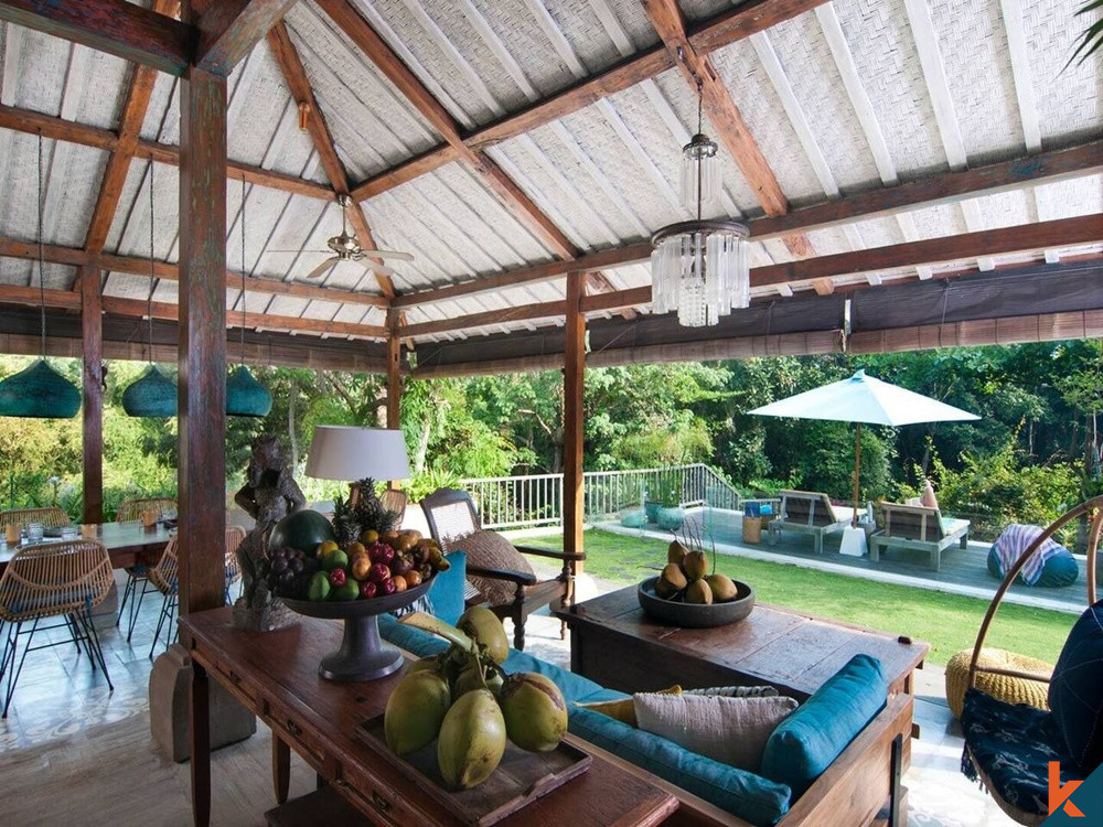 Belle villa à Cempaka avec vue incroyable à 9 minutes de Canggu à vendre