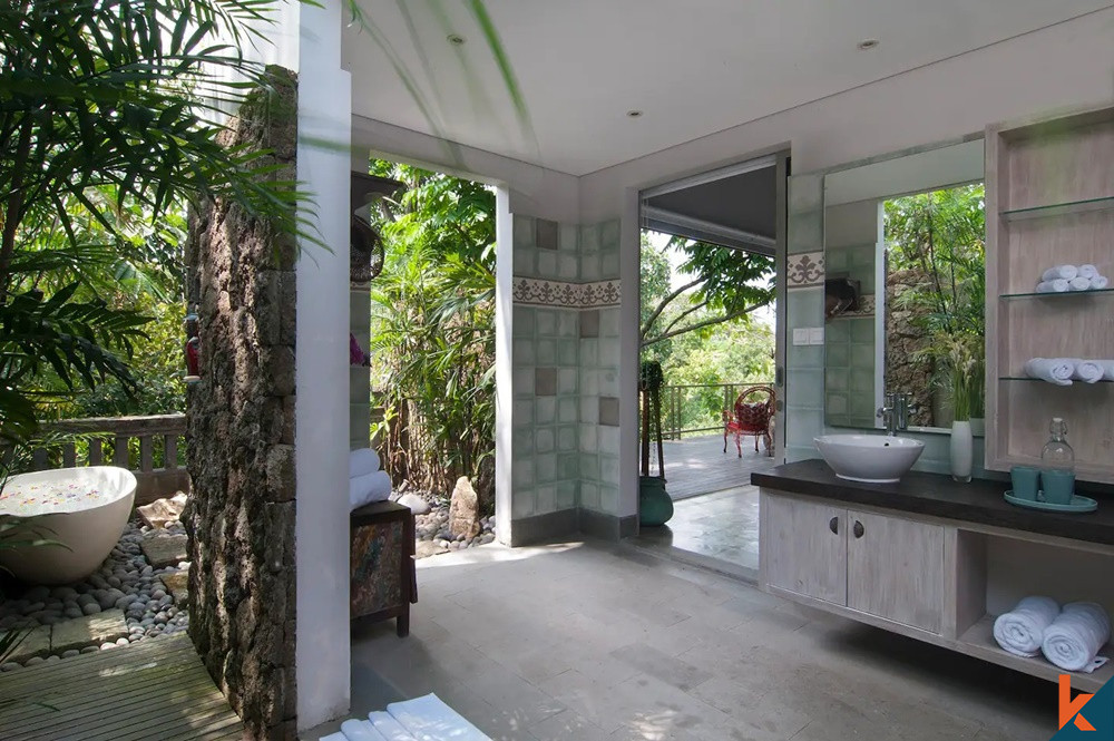 Villa cantik di Cempaka dengan pemandangan luar biasa 9 menit dari Canggu untuk dijual