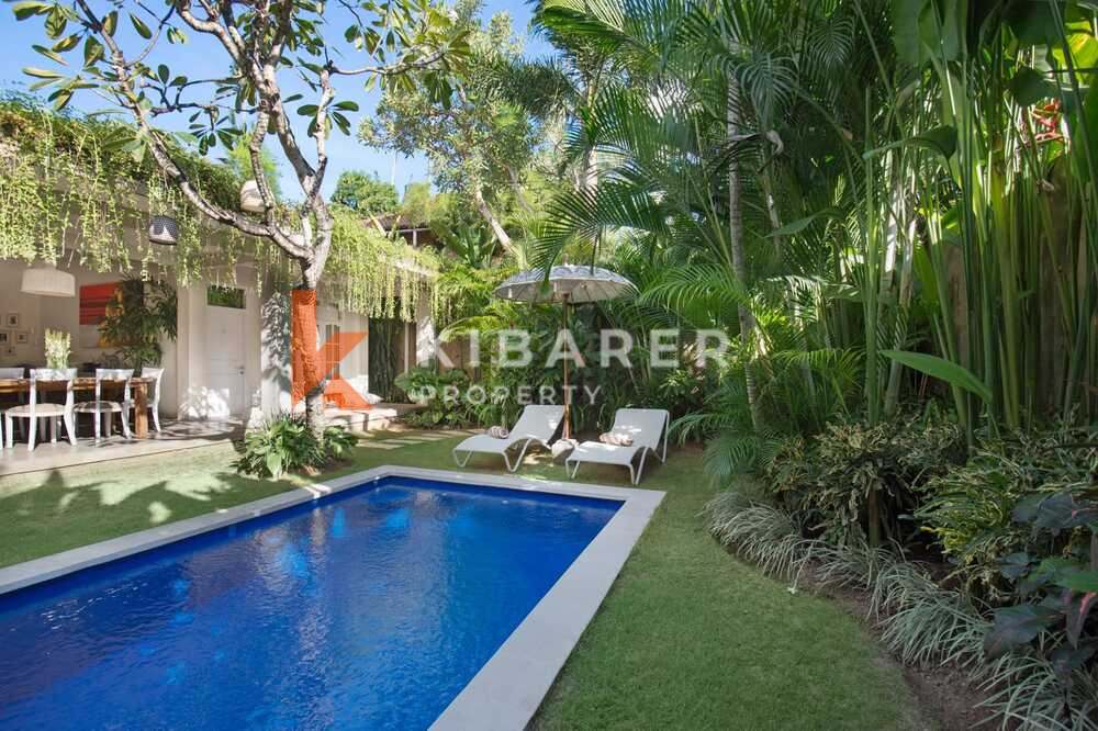 Villa à vie ouverte paisiblement de deux chambres nichée à Seminyak