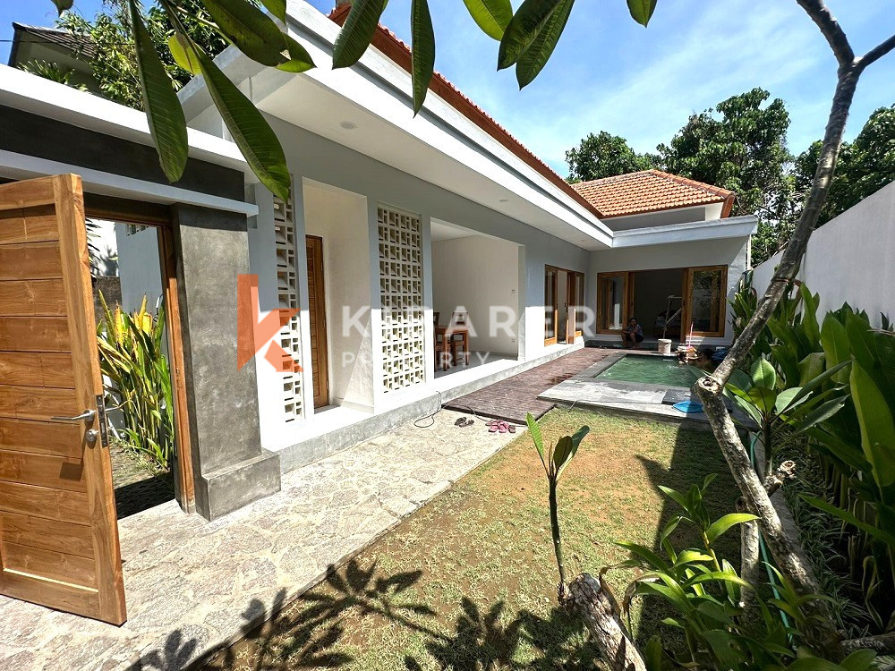 Villa neuve meublée de deux chambres à coucher à Tumbak Bayuh