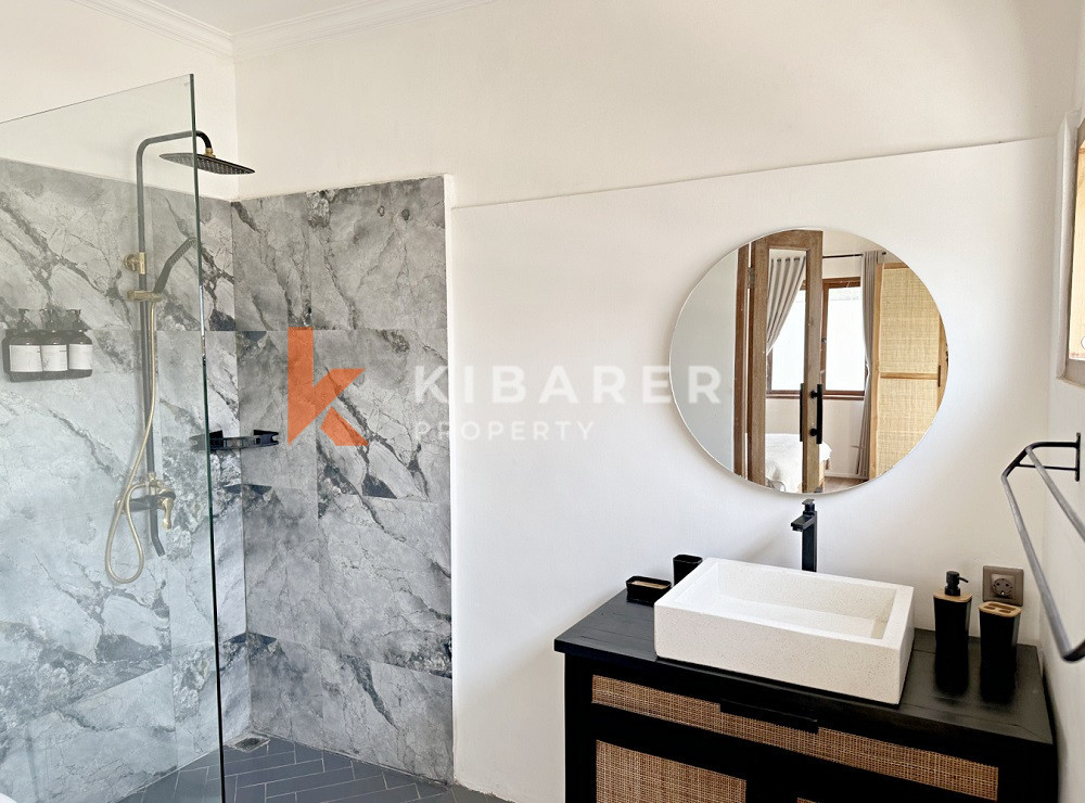 Mediterranean Style Four-Bedrooms Closed Living Villa In Berawa