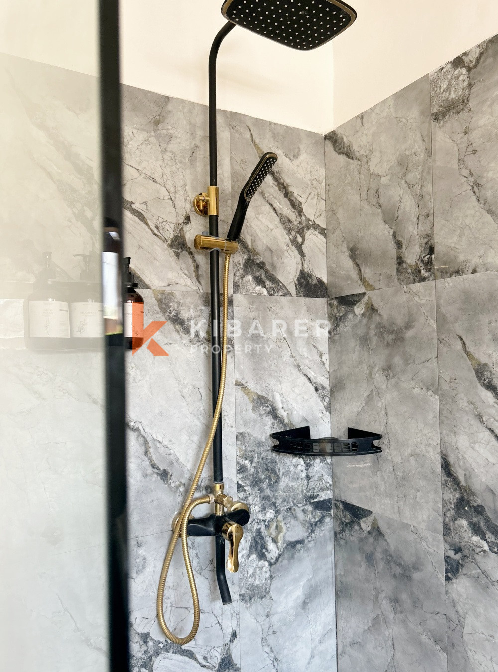 Mediterranean Style Four-Bedrooms Closed Living Villa In Berawa