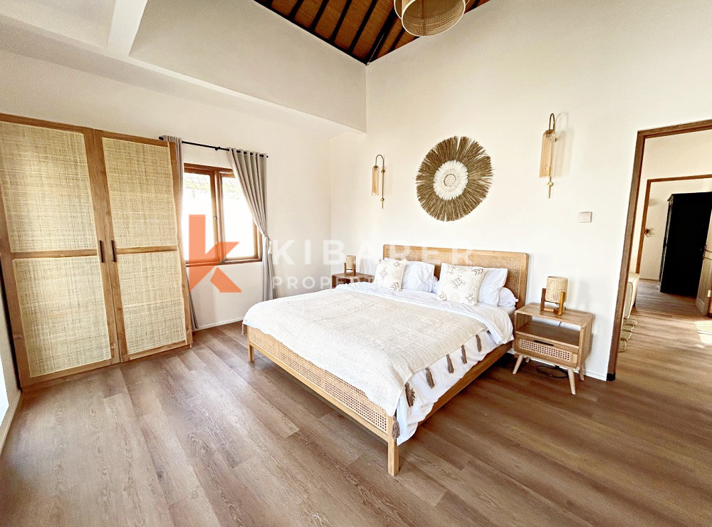 Mediterranean Style Three Bedrooms Closed Living Villa In Berawa