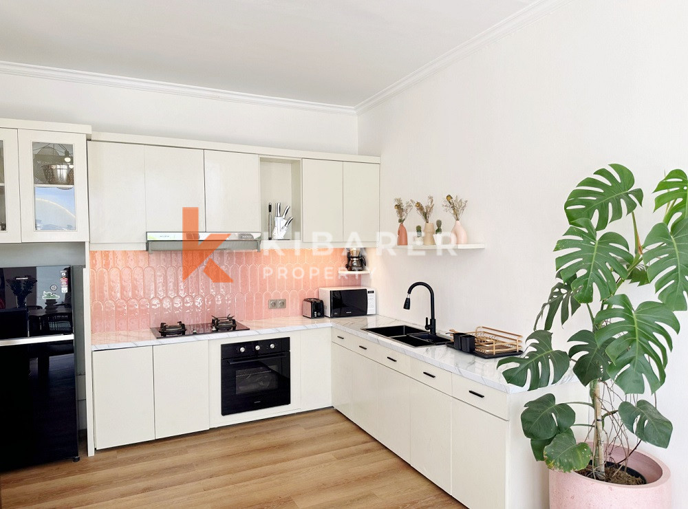 Mediterranean Style Four-Bedrooms Closed Living Villa In Berawa