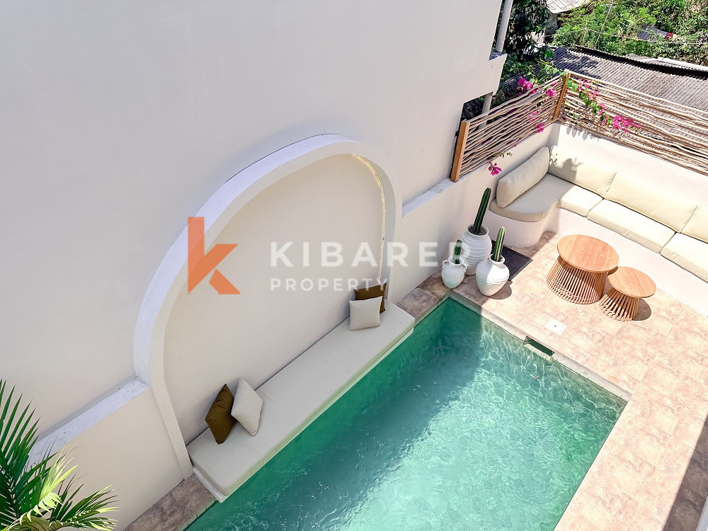 Mediterranean Style Four-Bedrooms Closed Living Villa In Berawa