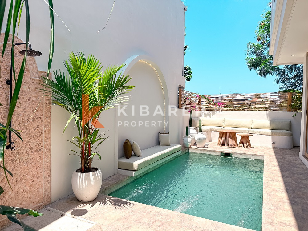 Mediterranean Style Four-Bedrooms Closed Living Villa In Berawa