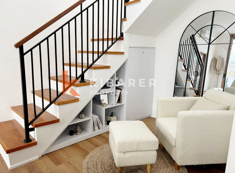 Mediterranean Style Four-Bedrooms Closed Living Villa In Berawa