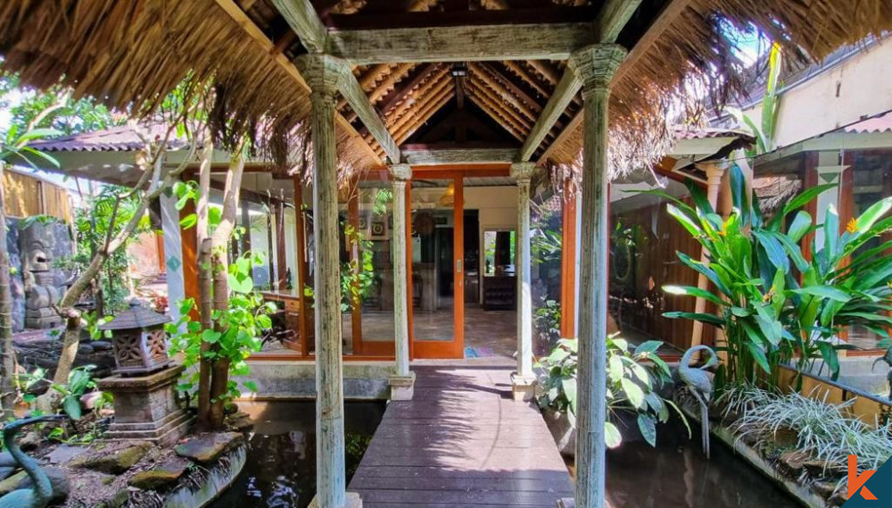 Villa Tradisional Bali 5 Kamar Tidur di Pererenan