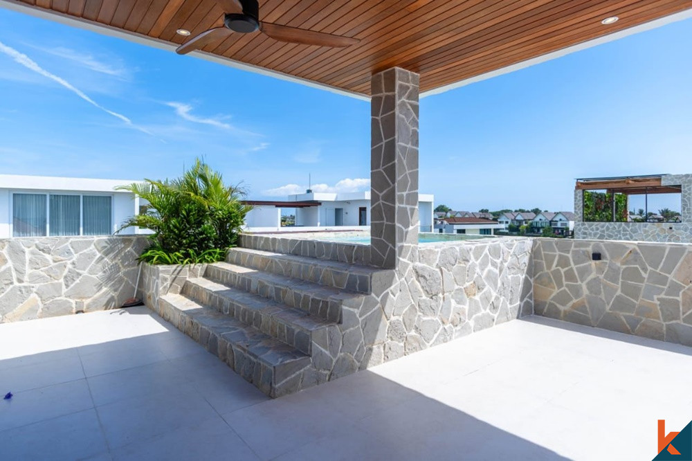 Villa de quatre chambres en bord de mer à Cemagi à vendre
