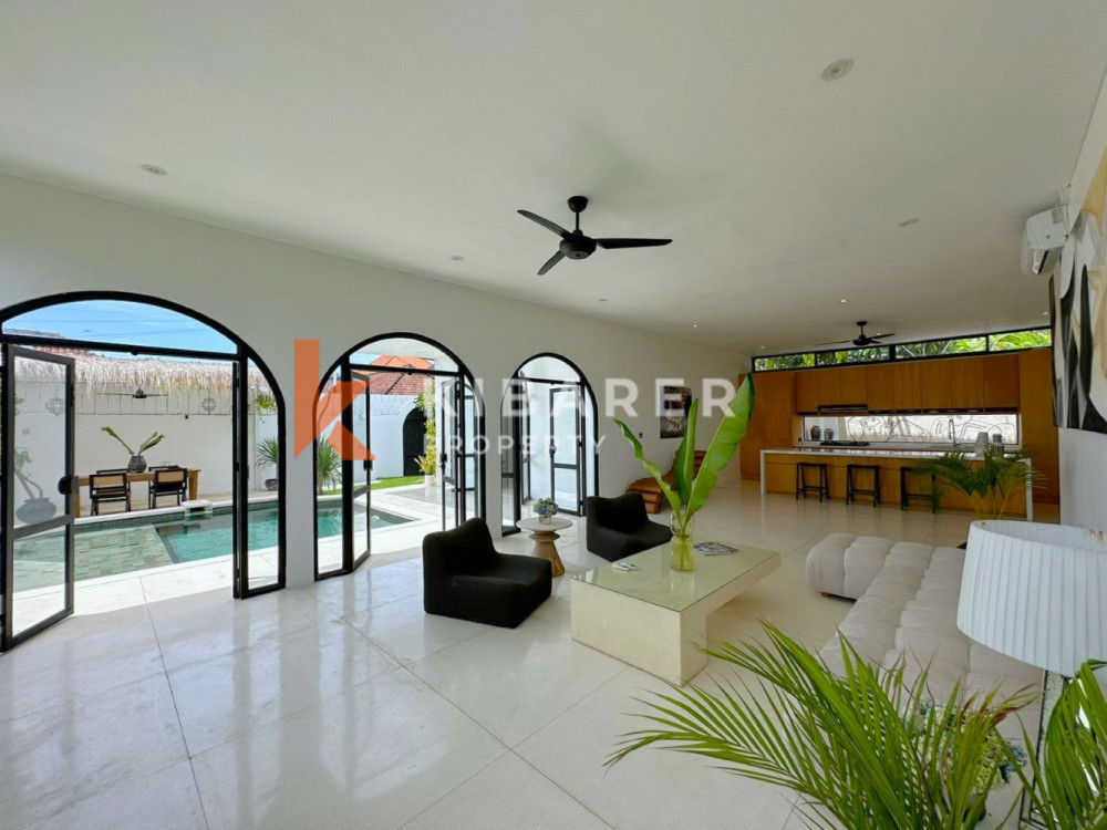 Stylish Three Bedroom Enclosed Living Villa with a Connecting Room in Padang Linjong (Available on May)