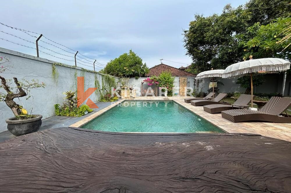 Vila Ruang Tamu Terbuka Lima Kamar Tidur Yang Indah Dekat dengan Pantai Sanur