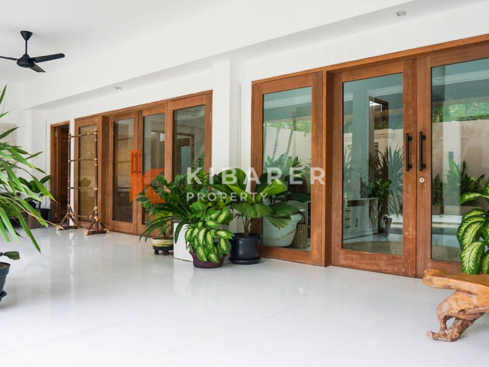 Modern Tropical Three Bedroom plus Office Enclosed Living Villa in Seminyak