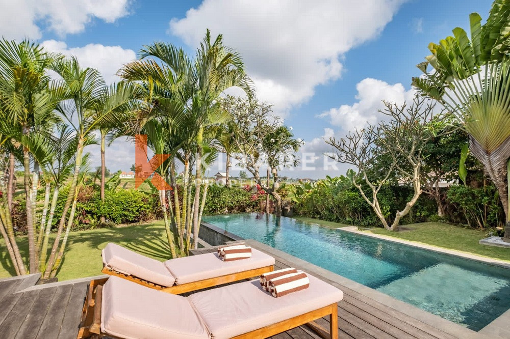 Villa fermée de quatre chambres avec vue sur les rizières à Canggu