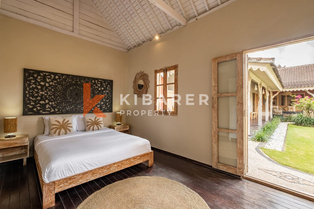 Villa fermée de quatre chambres avec vue sur les rizières à Canggu