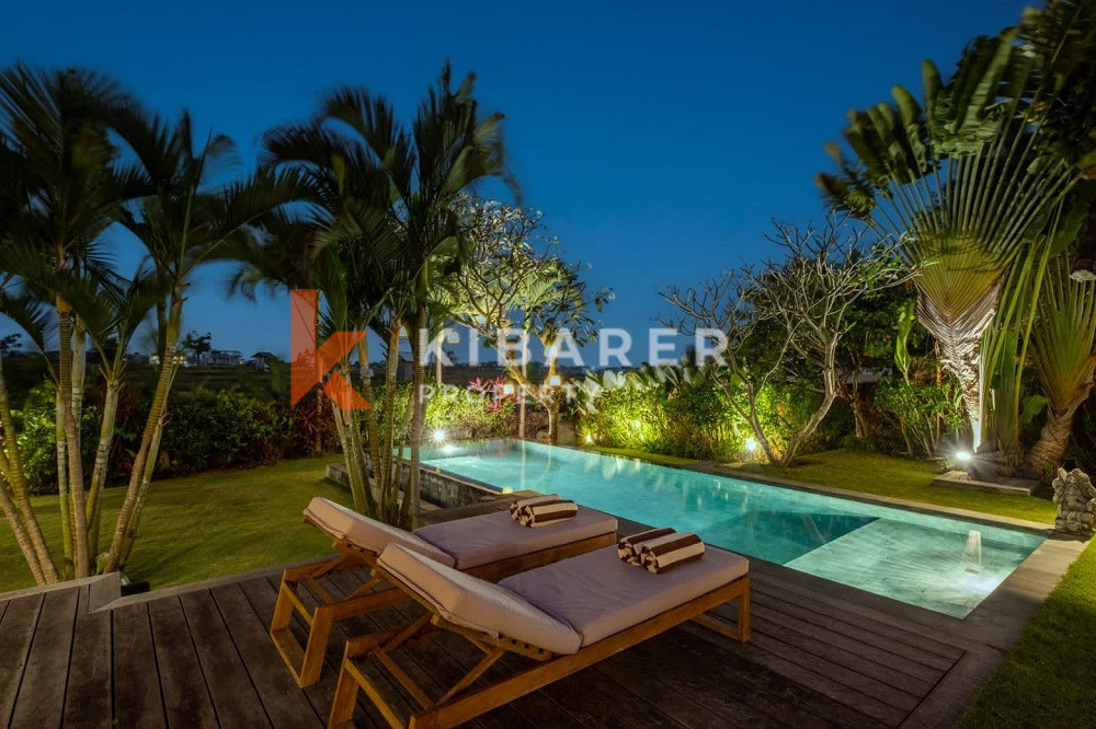 Villa fermée de quatre chambres avec vue sur les rizières à Canggu