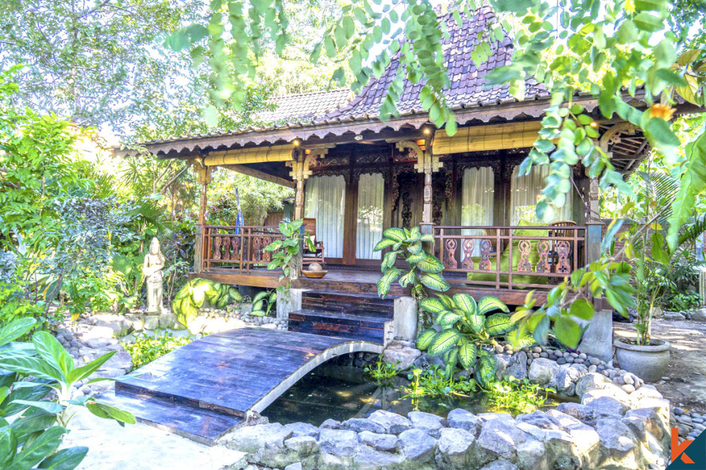 Great estate, lease hold four bedrooms mixed styles in Kerobokan