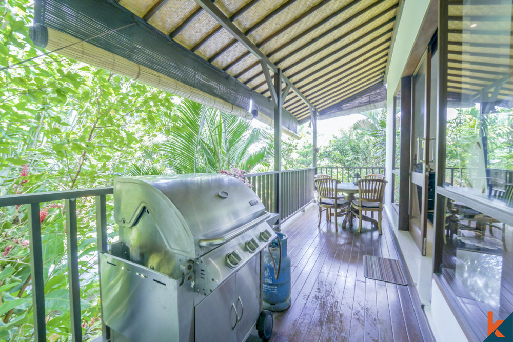 Great estate, lease hold four bedrooms mixed styles in Kerobokan