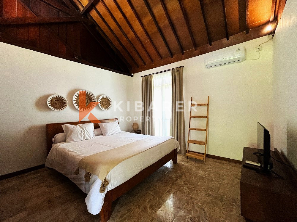 Classic Three Bedrooms Closed Living Wooden Villa In Perfect Location Of Berawa