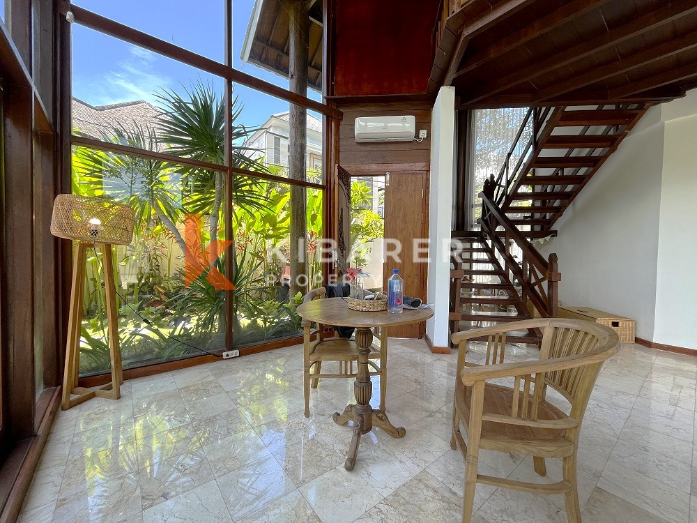 Classic Three Bedrooms Closed Living Wooden Villa In Perfect Location Of Berawa