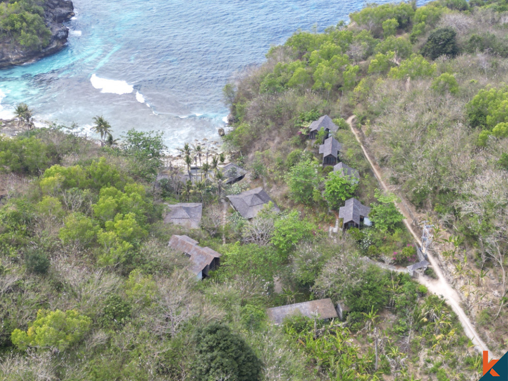 Nine units beachfront estate 40% below market price for sale in Ceningan