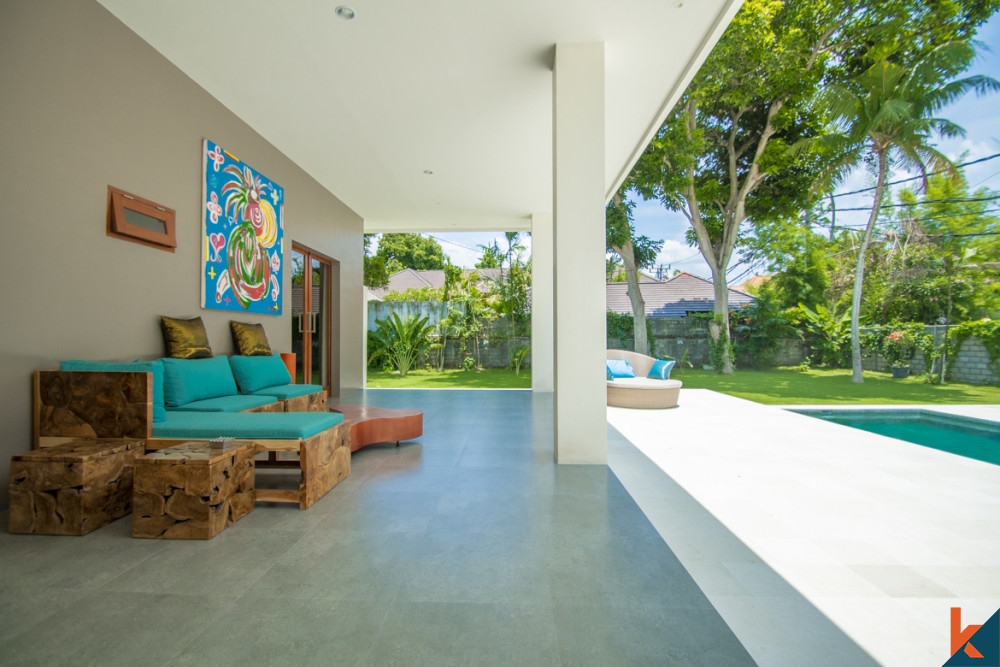 New modern three bedroom villa, walking distance to the beach