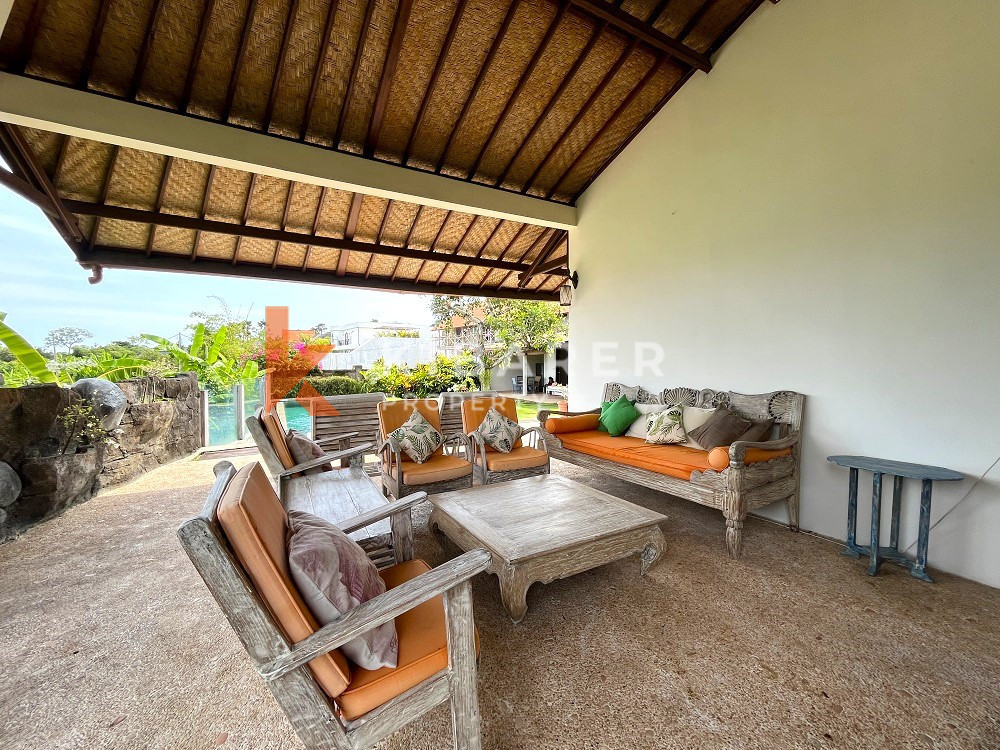 beautiful four bedroom enclosed living villa in center area of berawa canggu