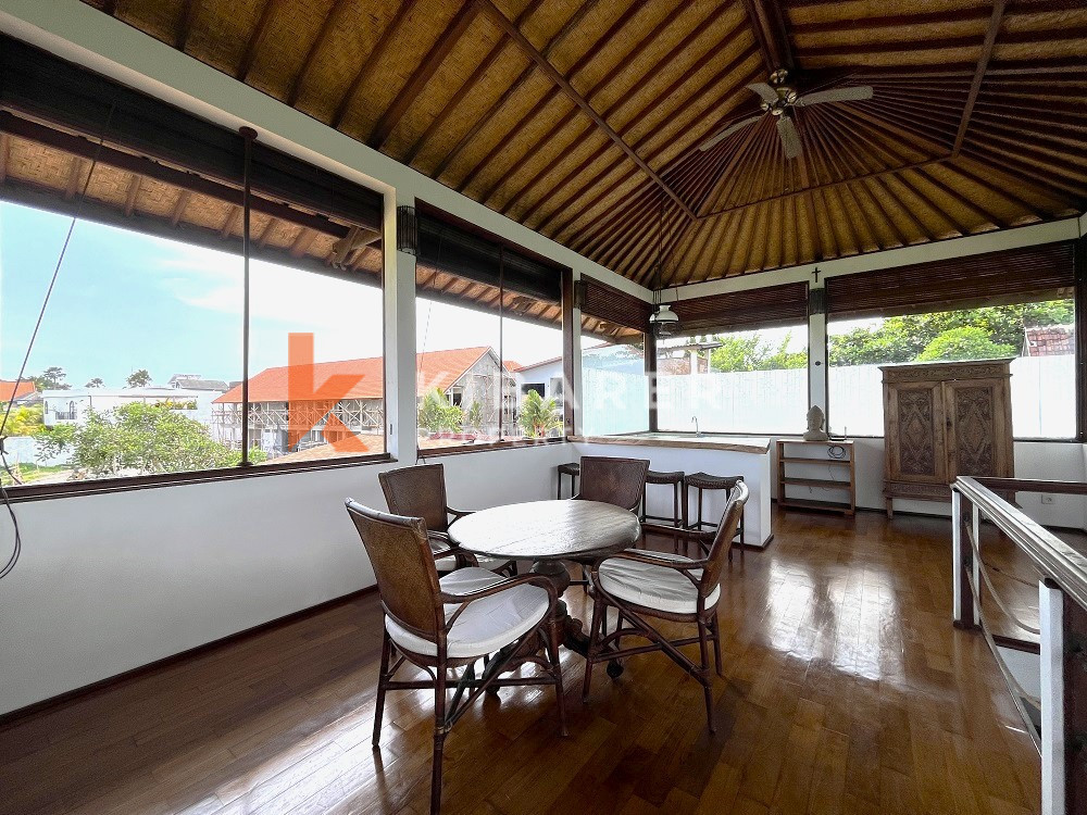 beautiful four bedroom enclosed living villa in center area of berawa canggu