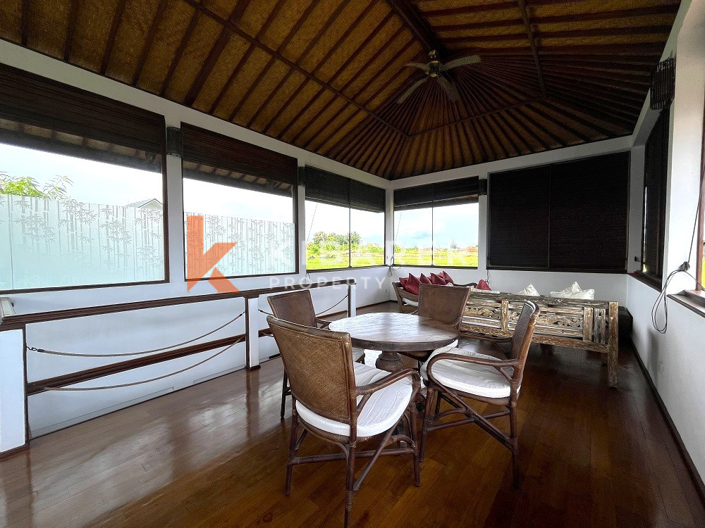 beautiful four bedroom enclosed living villa in center area of berawa canggu