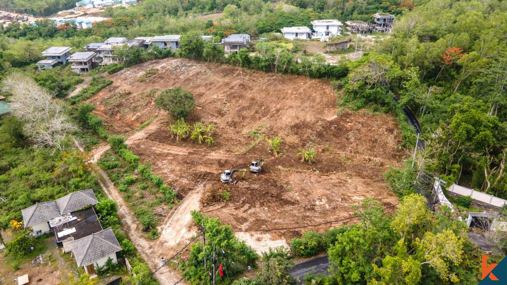 Incroyable terrain de 85 ares à vendre avec vue sur l'océan à Uluwatu