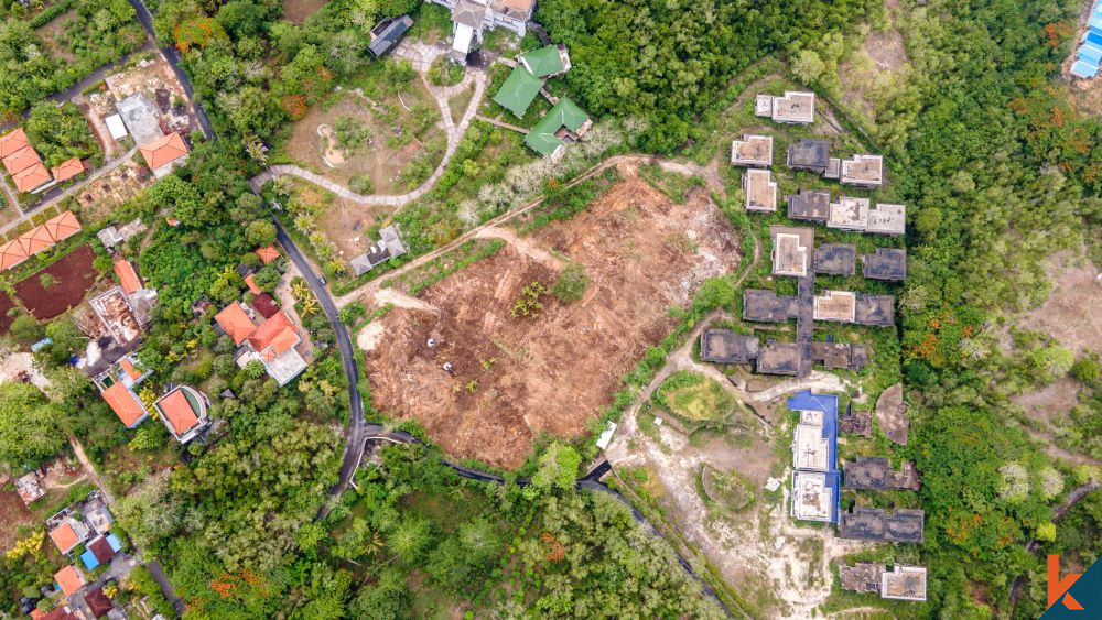 Incroyable terrain de 85 ares à vendre avec vue sur l'océan à Uluwatu