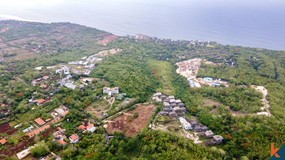 Incroyable terrain de 85 ares à vendre avec vue sur l'océan à Uluwatu