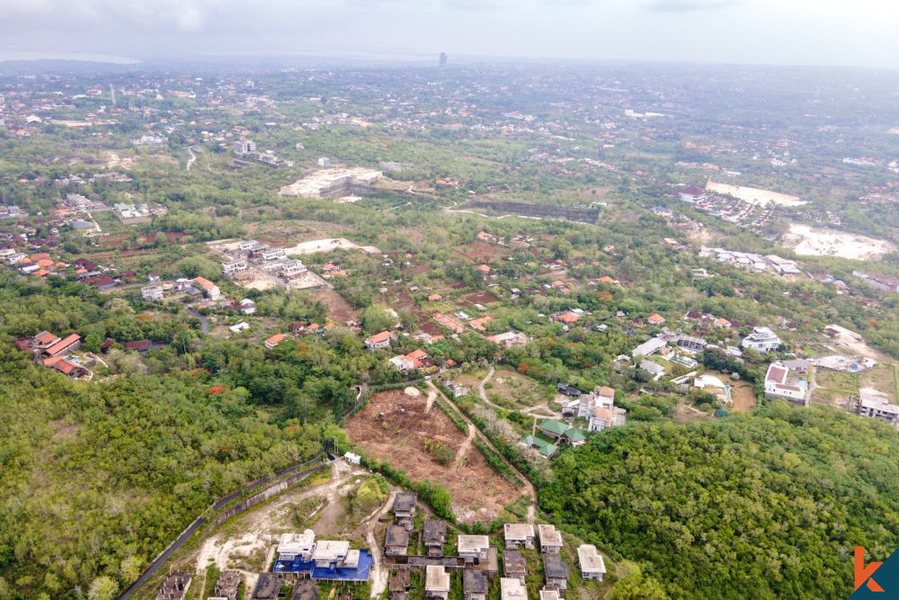 Incroyable terrain de 85 ares à vendre avec vue sur l'océan à Uluwatu