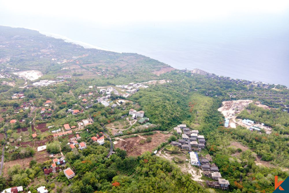 Incroyable terrain de 85 ares à vendre avec vue sur l'océan à Uluwatu