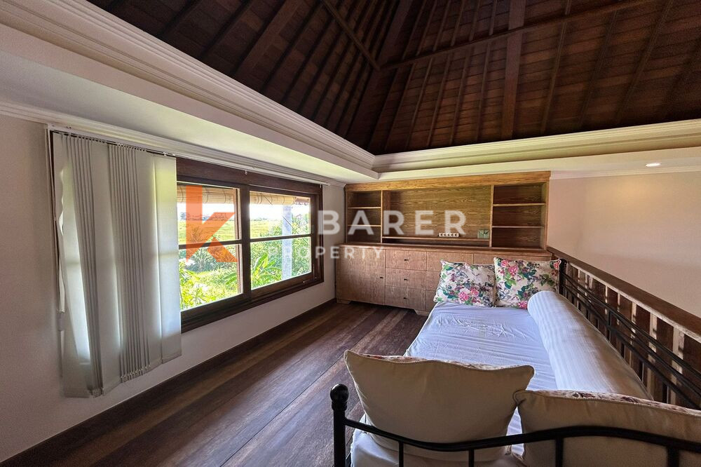 Charming Three Bedroom Enclosed Living Room Villa Nestled in Cemagi