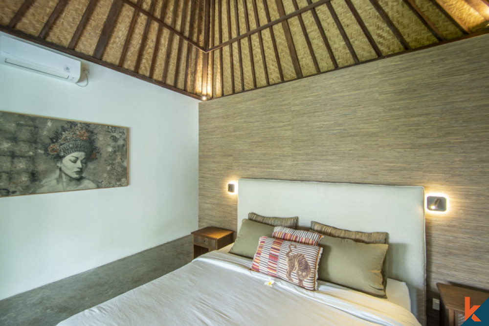 Vila tiga kamar tidur campuran tradisional dan modern yang menawan