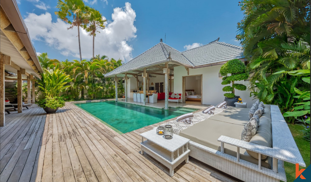 Villa bergaya baru dijual di Seminyak