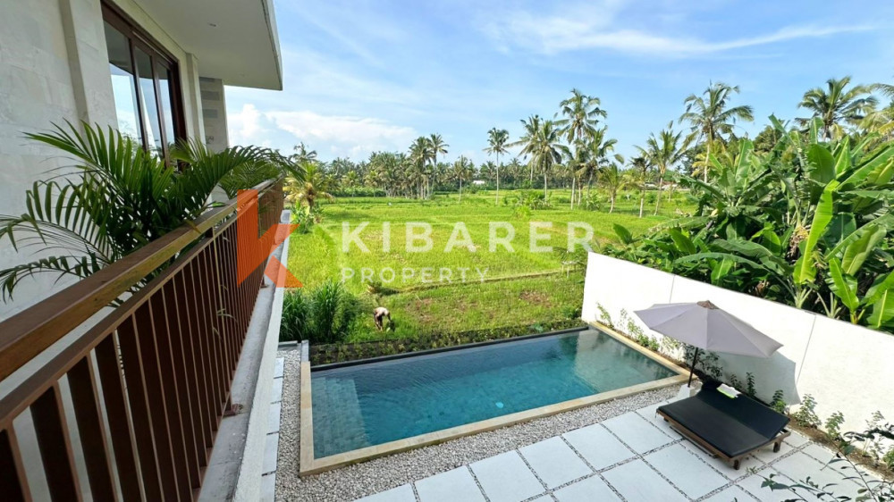 Villa semi-meublée de cinq chambres avec salon fermé et vue imprenable sur les rizières à Payangan