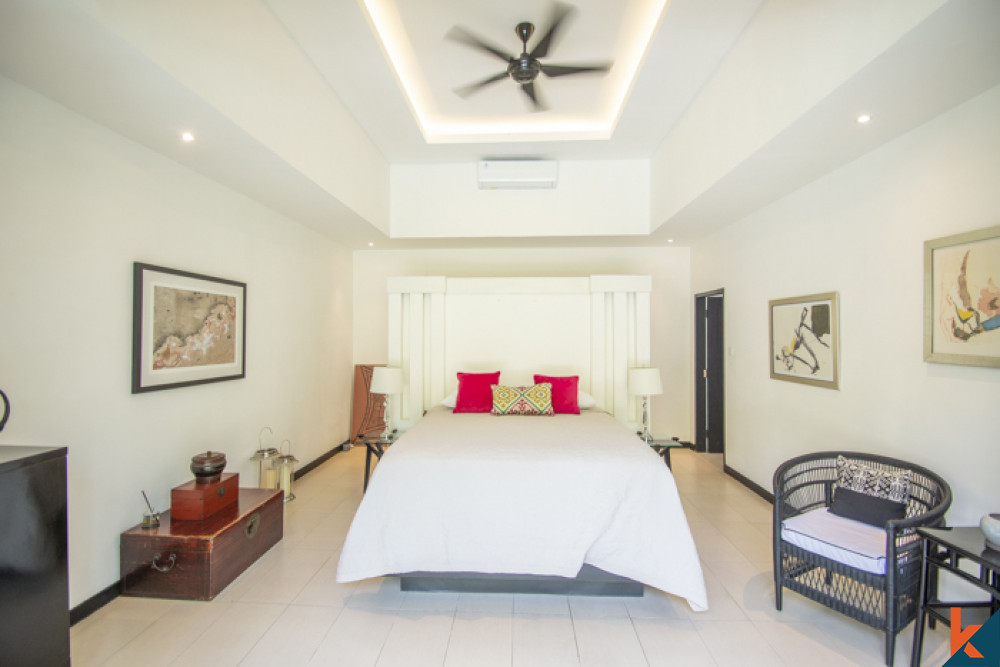 Vila tiga kamar tidur berkualitas tinggi di dalam kediaman pribadi di Umalas dua