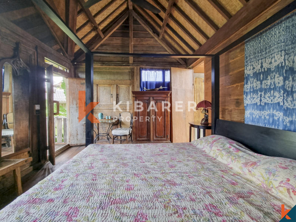 Traditional Four Bedrooms Closed Living Joglo with Rice Field View In Cemagi(available 1st june)