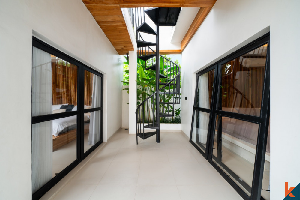 Vila bertingkat tiga kamar tidur modern yang baru untuk disewakan di Uluwatu