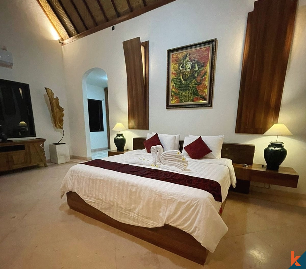 Absolute Beachfront 4 Bedroom Villa in Lovina For Sale Freehold