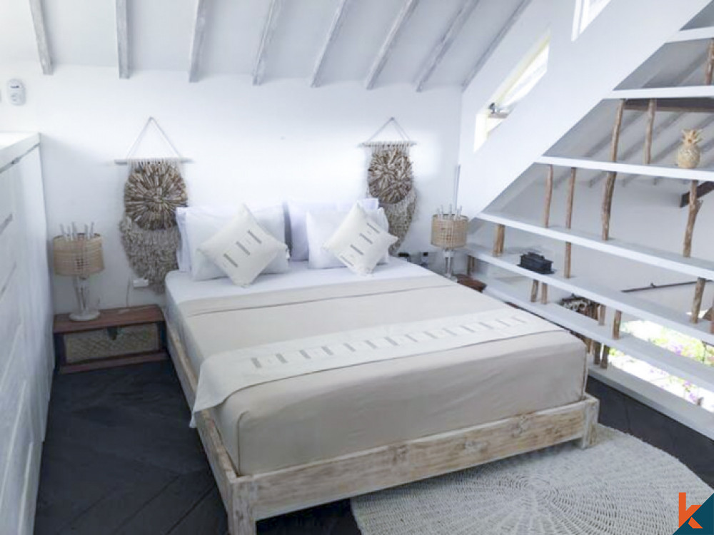 Vila empat kamar tidur dengan investasi besar di Canggu yang modis
