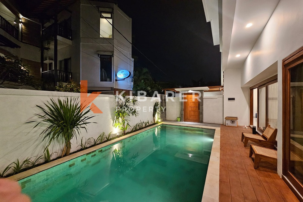 Magnifique villa de deux étages et trois chambres à coucher nichée à Canggu