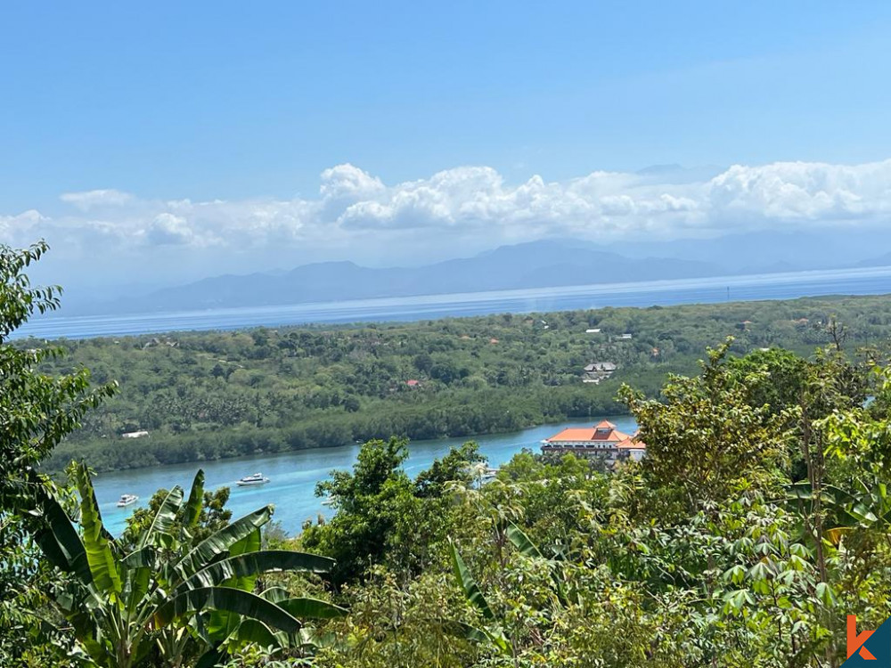 Magnifique Terrain de 12 Are avec vue imprenable à Nusa Ceningan