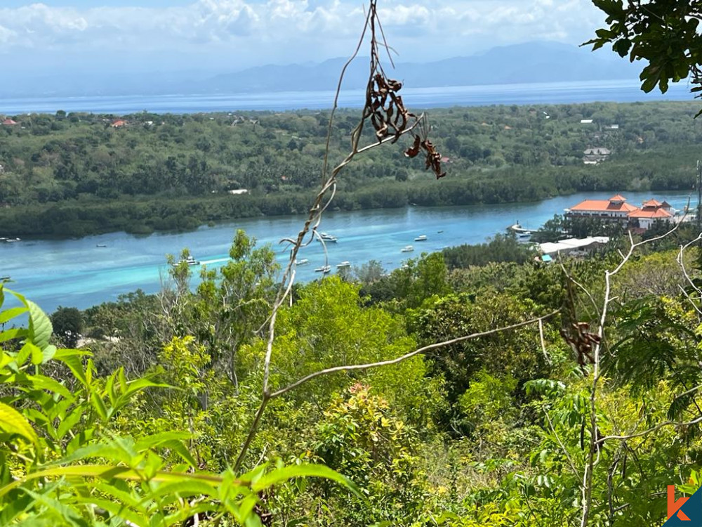 Beautiful Land of 12 Are with stunning view in Nusa Ceningan